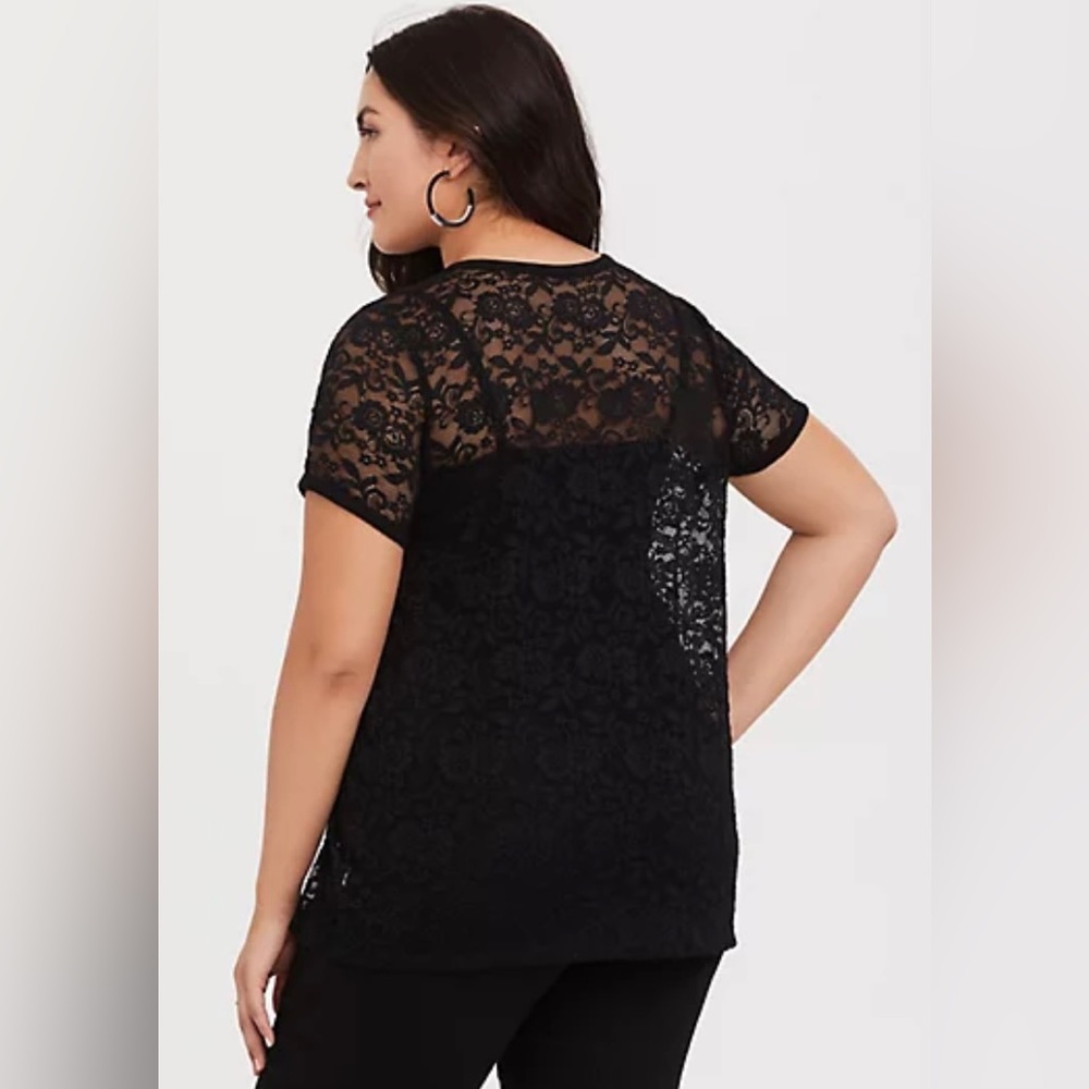 TORRID - Black lace crew tee